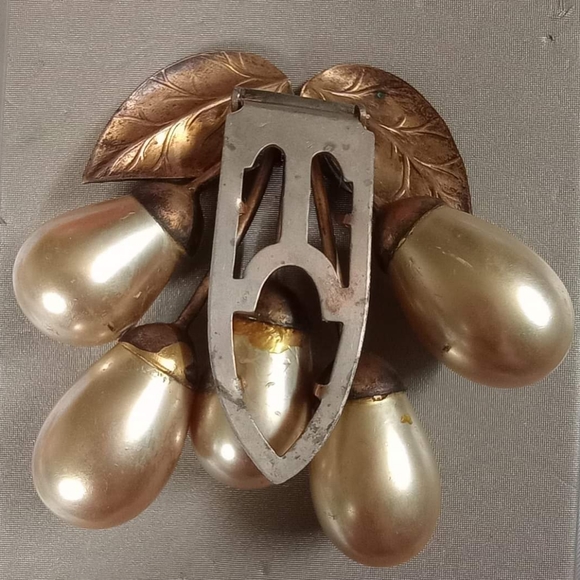 Brass & Pearl Dress Clip - Picture 2 of 2